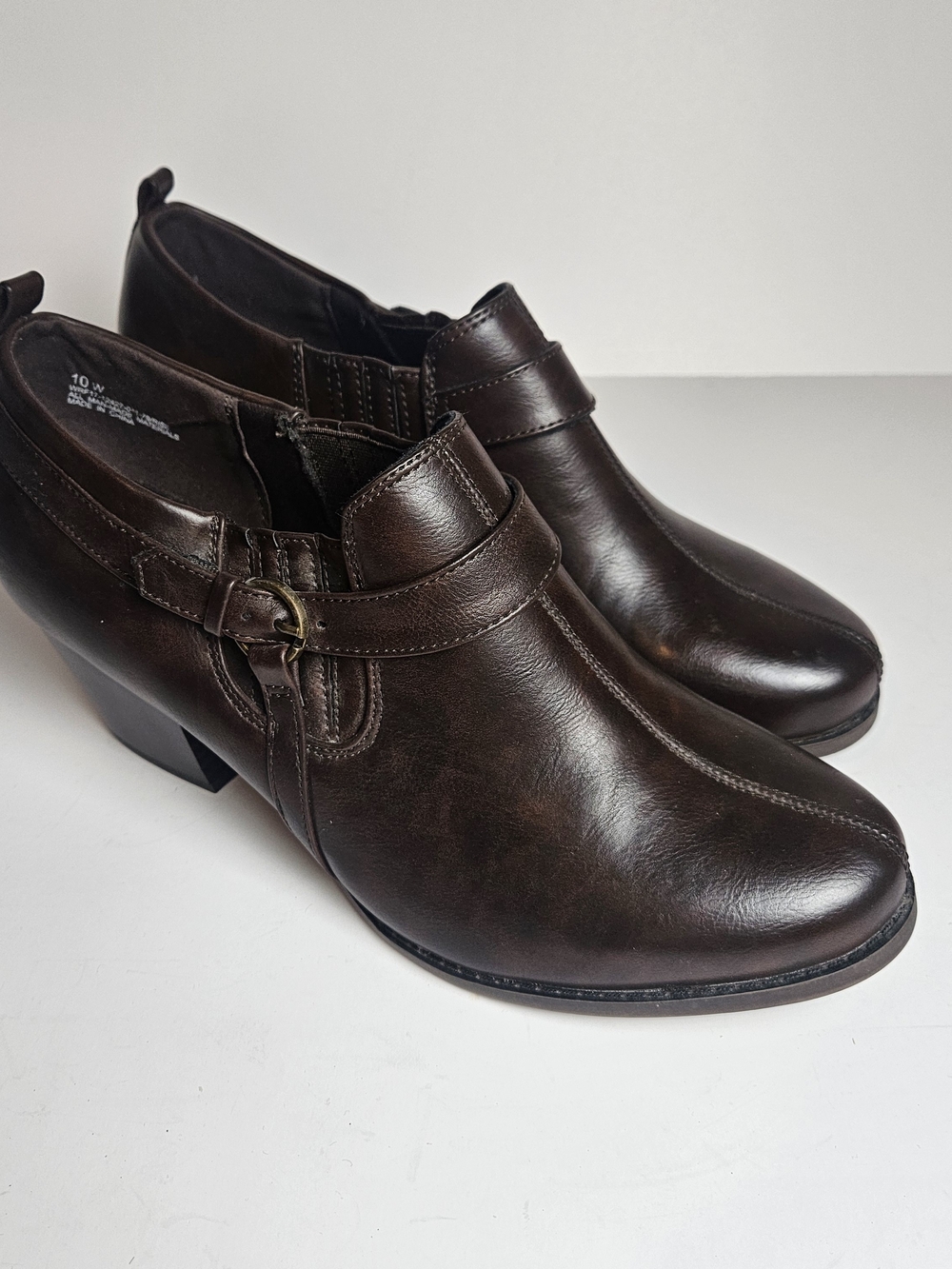 Baretraps Rise Brown Chunky Heel Shooties Booties Comfort 10W